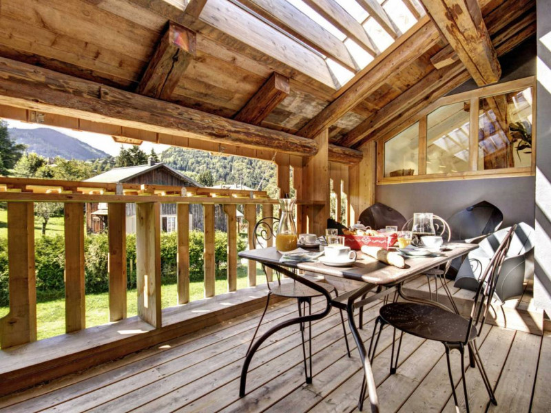 Grand Chalet Architectural avec piscine intérieur