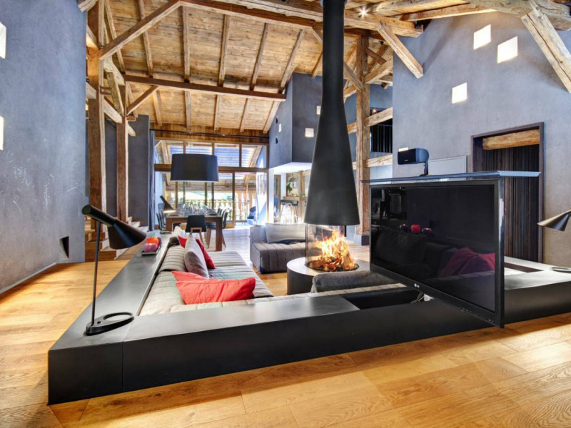 Grand Chalet Architectural avec piscine intérieur