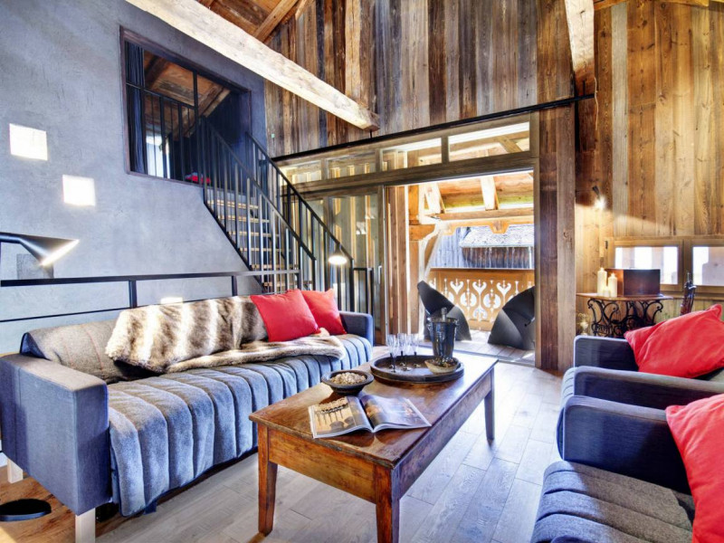 Grand Chalet Architectural avec piscine intérieur