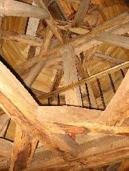 Tour du XVIIeme dans propriété médiévale