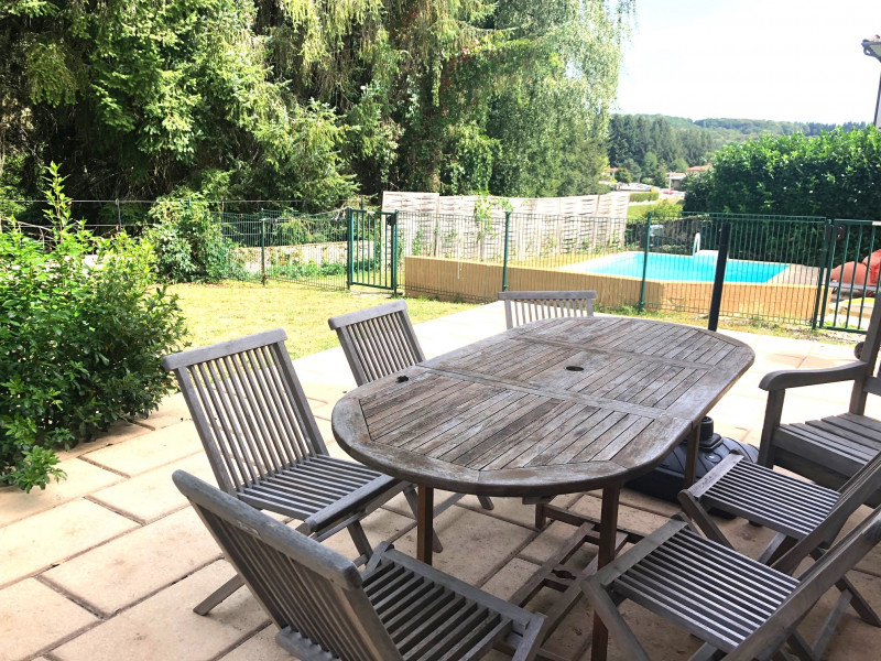 Maison dans village avec piscine chauffée