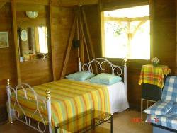 Bungalow dans jardin à Baie Mahault