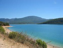 Verdon/Lac de Sainte croix jolie maisonnette avec jardin
