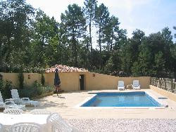 villa de vacances avec piscine privee dans petit village du Var