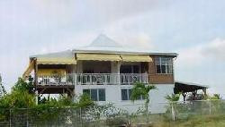 350/420 €  GOSIER BAS DE VILLA VUE MER -1 à 7 p plage St Félix