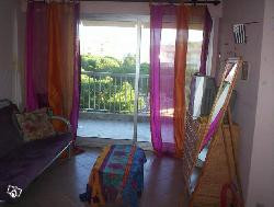 F2 avec grande piscine pour immeuble dans residence securisé