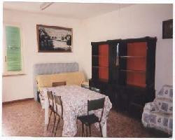 Appartement tout confort dans maison individuelle close et  avec jardin.