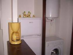 LA POSSESSION-T1 BIS MEUBLE-TOUT EQUIPE-CLIM