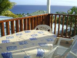 SAINT-LEU T2 MEUBLE LIANEBLEUE B  Très Belle vue mer  Gde piscine