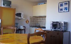 PROMO 300 e ,studio cab 4 pl residence piscine,terrasse