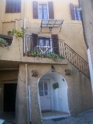 ile rousse  maison de village typique corse