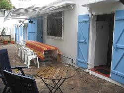 à BdN St Paul maison creole pour COLOCATION 8 pers,4 ch,piscine jacuzzi chauffés,wifi