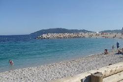 STUDIO MEUBLE A 2 PAS DES PLAGES