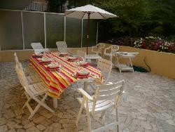 CANNES Location Saisonnière rez-de-jardin 5 / 6 personnes -