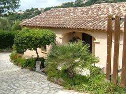 APPARTEMENT F3, 96 M2 DANS UNE VILLA AUX ISSAMBRES (83380-var) dans golfe de St tropez