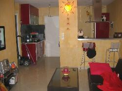 Location joli T2 RDJ piscine tennis, res tres agréable FREJUS