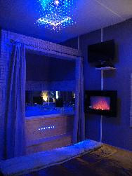 Chambre avec jacuzzi et sauna privé à Grenoble