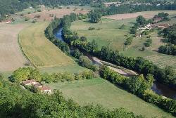 Bord de rivière-à côté de LASCAUX proche de SARLAT