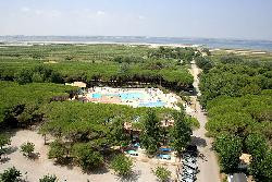 MOBIL HOME 32M² avec Terrasse à 50m de la Plage dans camping 4****