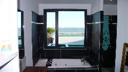 Magnifique Maison Les Pieds dans l'Eau