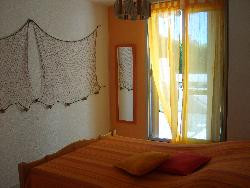 location T2 cabine au Grau du Roi dans Résidence avec piscine