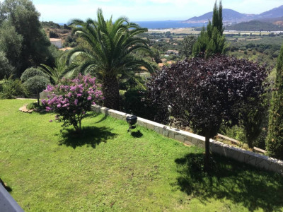 Rez de villa climatisé -65m²-5 couchages-vue Mer et campagne-location nuitée(3 min) et semaine