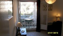 LOCATION STUDIO AVEC LOGGIA ,complètement rénové; La Favière. var