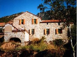 Maison de campagne rustique au pied du Mont Caroux