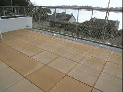 Face à l'entrée du port de La Trinité sur Mer