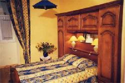 GITE, LA FILANDIERE BORD DE RIVIERE PISCINE ACCES PROTEGE