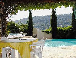 villa avec piscine privée pour 8 personnes. 13 km de Cannes