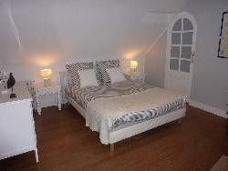 VILLA KERIS : FACE A L'OCEAN A AUDIERNE, DEUX CHAMBRES D'HÔTES ET UN APPARTEMENT  CONFORTABLES.