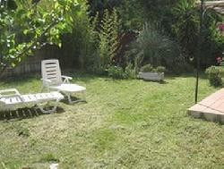 VAR  F2 ds villa Jardin, 4km de plusieures plages. WiFi