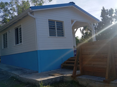 Bungalow blanc de Frégate en Location saisonnière.