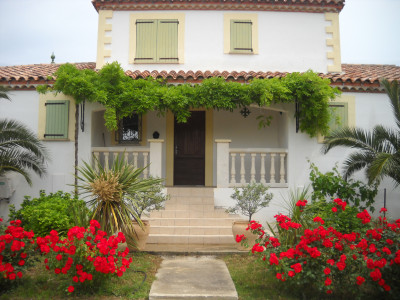 MAISON JARDIN PISCINE