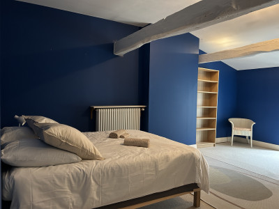 Grande maison en pierre pour 14 pers avec coure intérieure privative