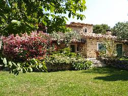 LOUE TRES BELLE PROPRIETEE ENTRE ALPILLES ET LUBERON, POUR VOS VACANCES