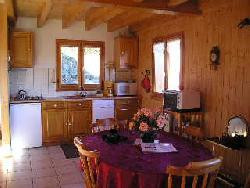 SUPERBE petit chalet au pied du massif du Sancy
