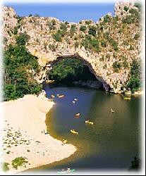 GITE RURAL 4 à 8 PERSONNES. Animaux acceptés. ATTENTION : LOCATION  DE  DIMANCHE  A  DIMANCHE