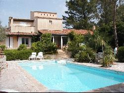 location villa avec piscine dans un parc de 2 hectares - 10 à 12 personnes - mer à 25km