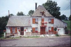 MAISON PAISIBLE EN AUVERGNE