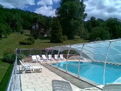 CALME jardin  PISCINE jeux SKI cheminée internet animaux bébé