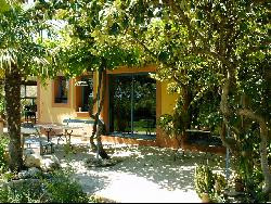 maison de caractere independante sur 1500 m2