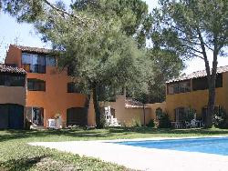 T2 6 personnes en résidence de vacances près  d'Arles