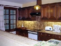 Villa tout confort, grand jardin, près d'Uzès