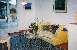 Maison de standing pour 2 , climatisée, très reposante, près d'Avignon. Magnifique Piscine à débordement