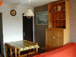 GRAND STUDIO  résidence COTE BRUNE  2  devant rassemblement école de ski