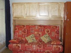 STUDIO CABINE avec une LOGGIA OUVERTE A PORT LEUCATE