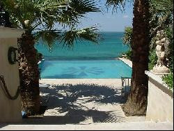 location saisonniere les pieds dans l'eau sur la cote bleue