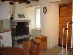 A LOUER  AUX PORTES DES PLATEAUX  D'AUBRAC MAISON DE CARACTERE ***